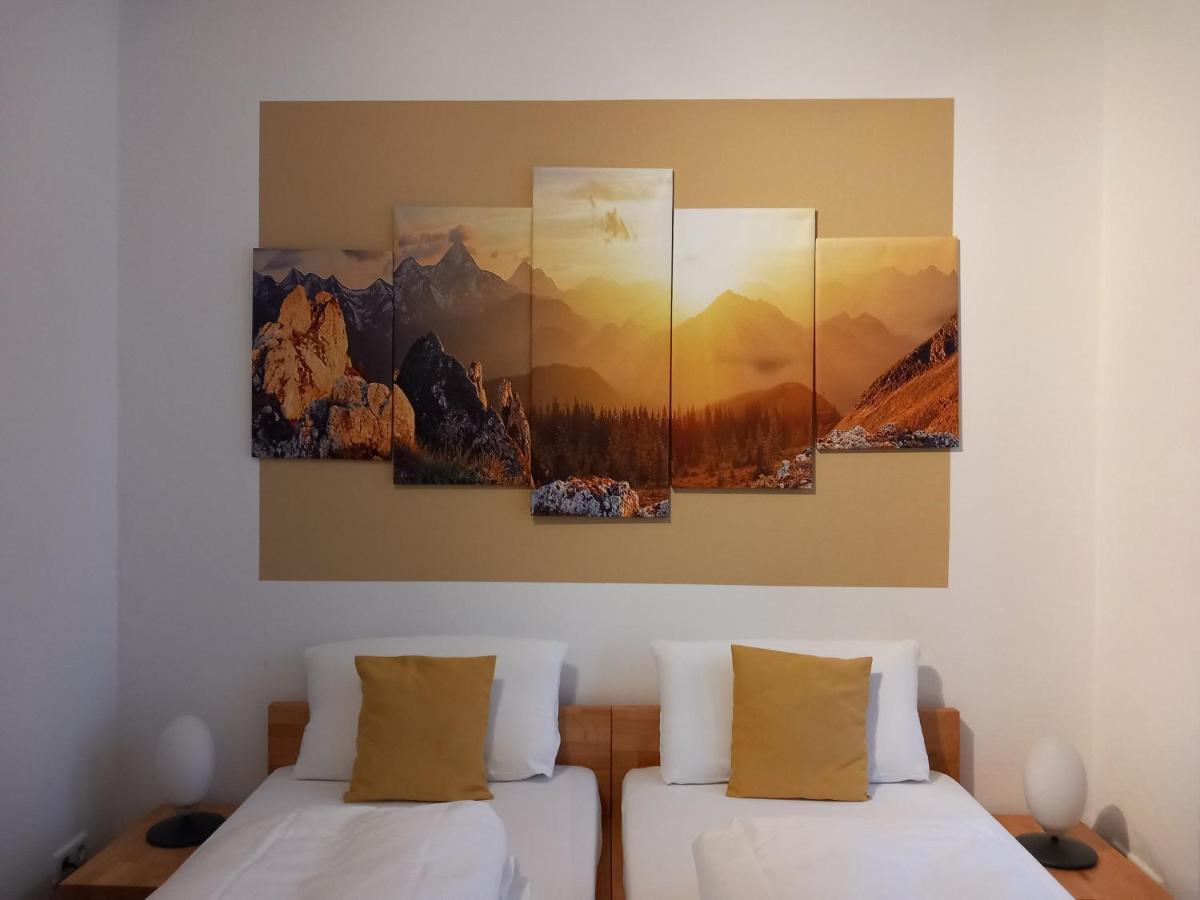 Hotel Karolinger - Self Check-In — Kuvat 1